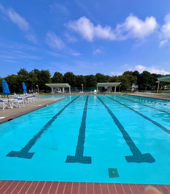 Building Photo - 6223 Cambridge Dr