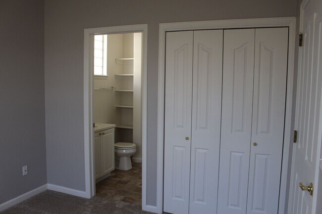 Building Photo - Charming Ranch-Style Patio Home with Garage & Fenced Yard