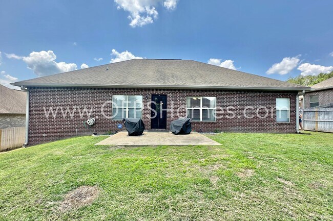 Building Photo - 606 Rowan Cir