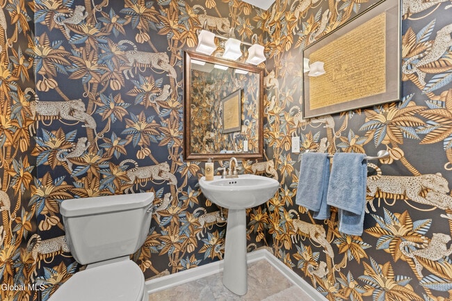 Building Photo - 19 Sarazen St