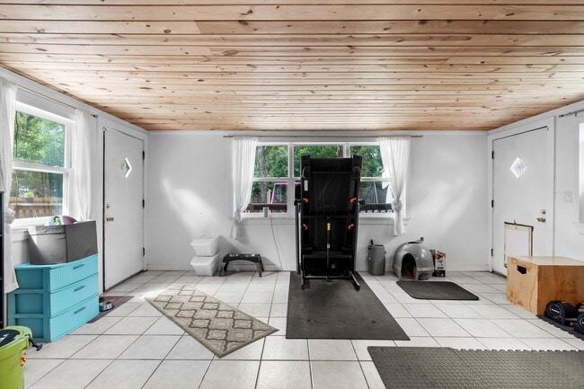 Building Photo - 2442 Duncan Dr