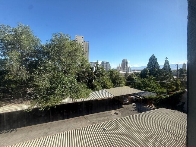 Building Photo - 68 E 200 S