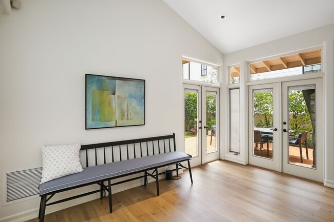 Building Photo - 308 Orchid Ave