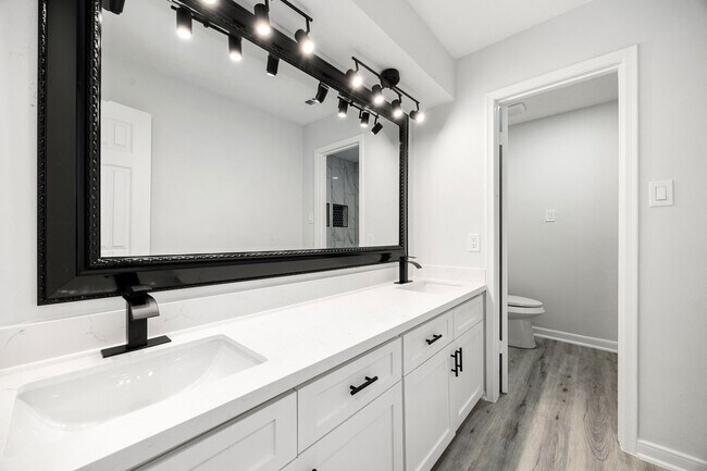 Building Photo - 6527 Rippling Hollow Dr