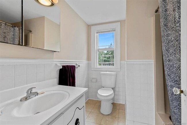 Building Photo - 300 Humphrey St