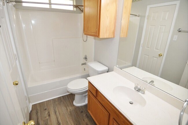 Building Photo - VIEW NOW/COMING SOON - Charming Cul-de-Sac Home in Rockwall with Flexible Floorplan & Spacious Ba...