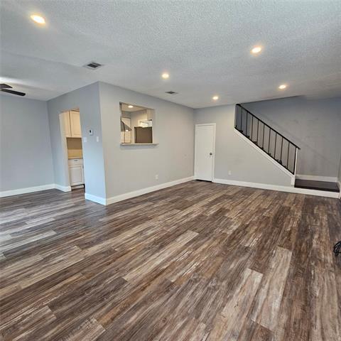 Building Photo - 3931 N Garland Ave