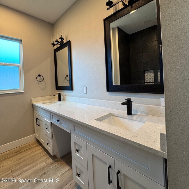 Building Photo - 971 Granata Ave