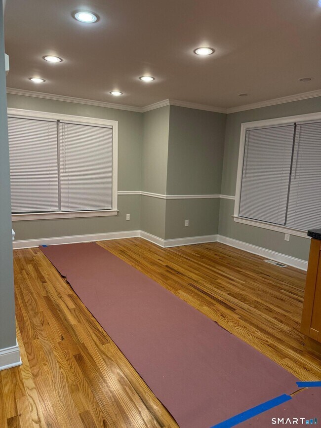 Building Photo - 57 Hollis Dr