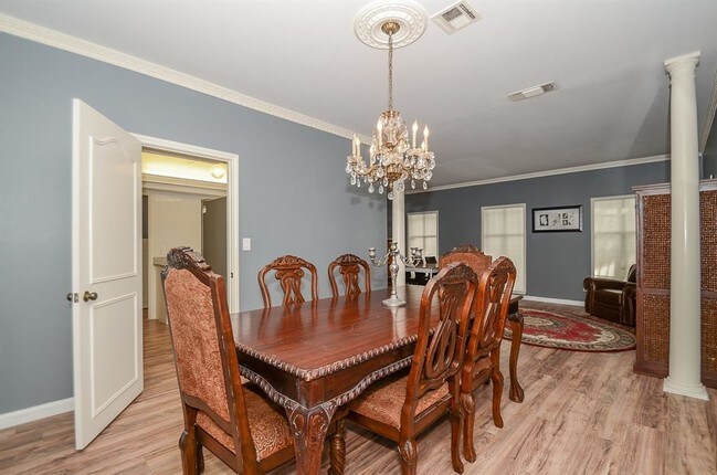 Building Photo - 8606 Oakford Dr