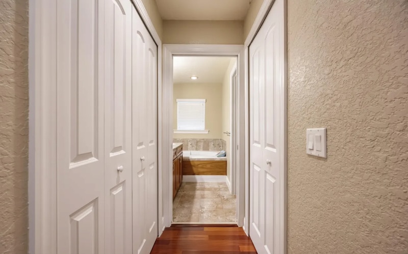 Building Photo - 1800 Kole Pl