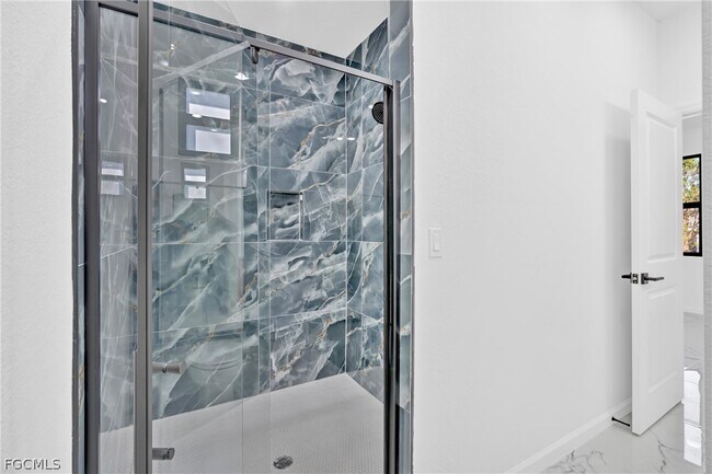 Building Photo - 5231 6th St W