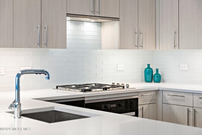 Building Photo - 15 Morris Ave