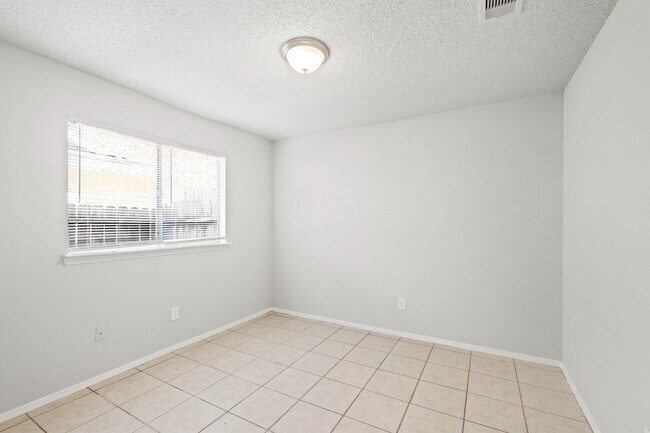 Building Photo - 7522 Sorbete Dr