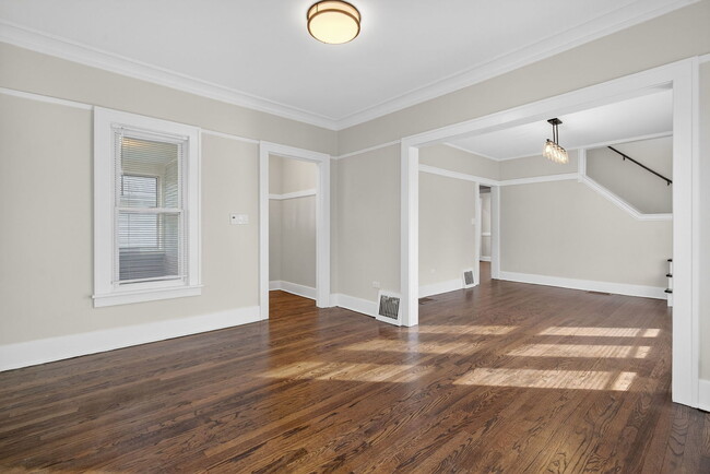 Building Photo - 741 S Jackson St