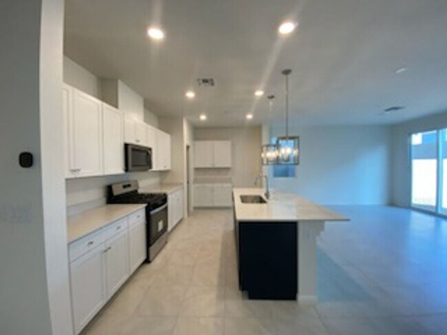 Building Photo - Gorgeous 4 bedroom ENERGY STAR certified 2...