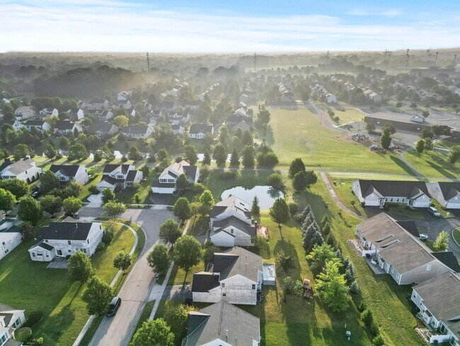 Building Photo - 5935 Pondview Ct