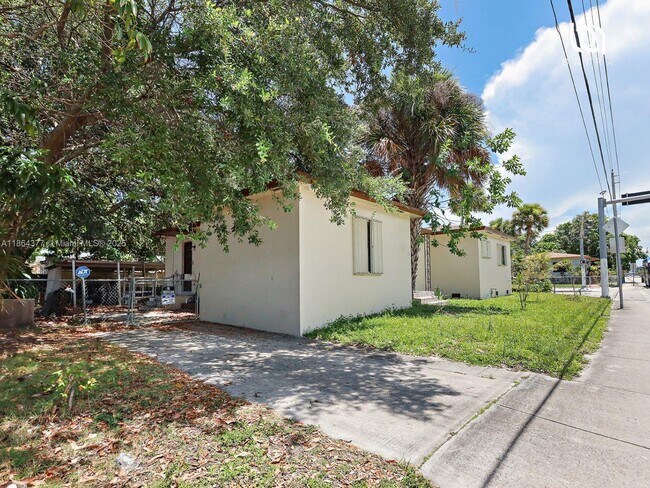 Building Photo - 5001 NW 12th Ave