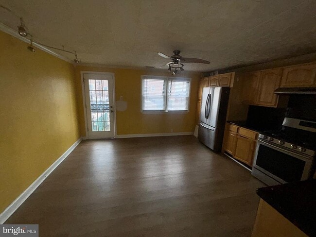 Building Photo - 4655 Benson St