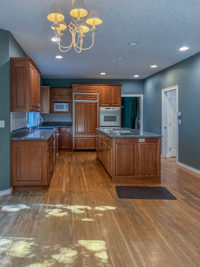 Building Photo - 9137 NW McKenna Dr