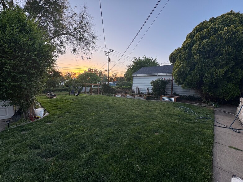 Building Photo - 2659 Brinker Ave