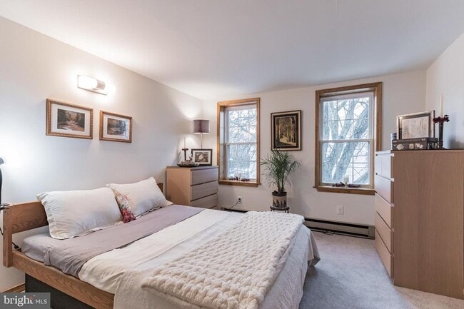 Building Photo - 3 W 1st Ave