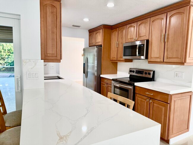 Building Photo - 2289 Windsor Rd