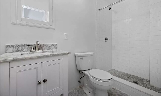 Building Photo - 6 West 14th Street