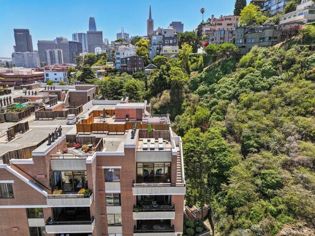 Building Photo - 101 Lombard St