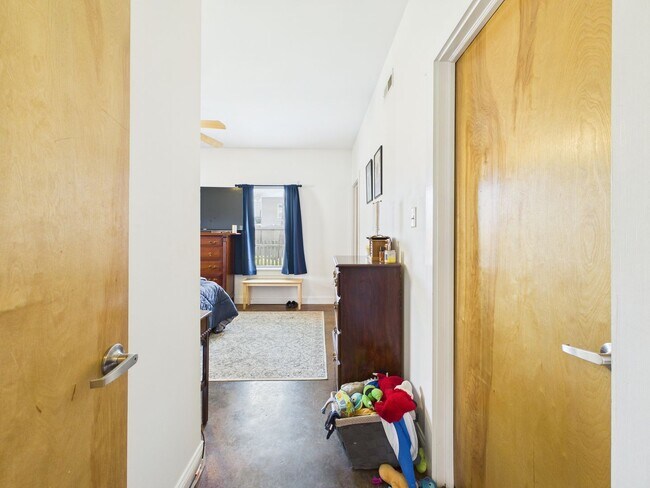 Building Photo - 1112 Porter St