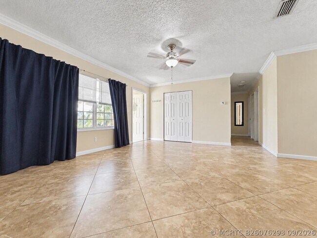 Building Photo - 9135 Saddlecreek Dr
