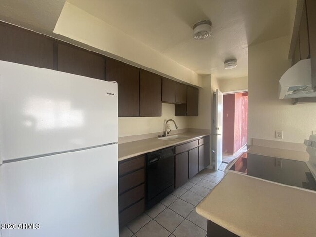 Building Photo - 4606 Paseo Las Palmas