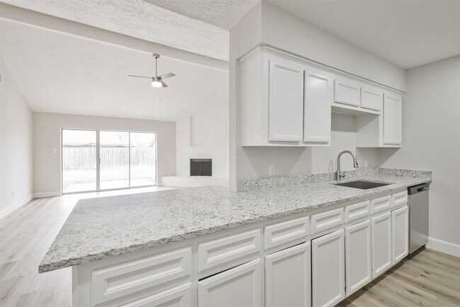 Building Photo - 12523 Drifting Winds Dr