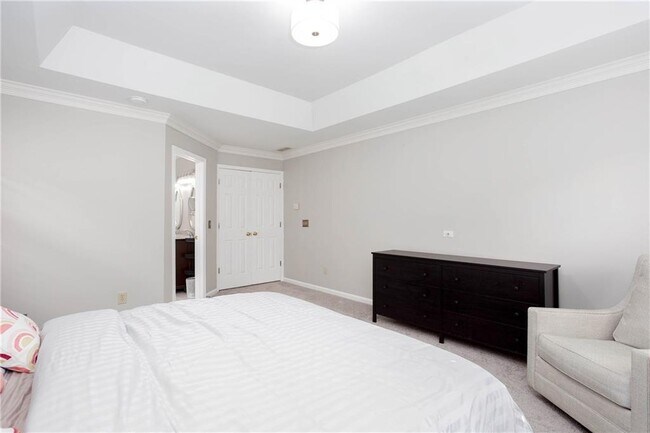 Building Photo - 58 Parkside Cir