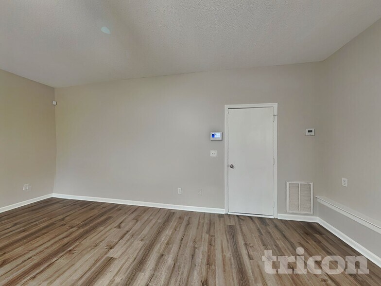 Building Photo - 589 Lakewater View Dr