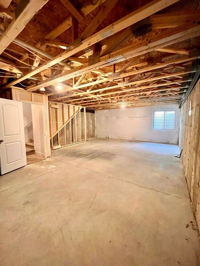 Building Photo - 3 Bedroom / 2.5 Bath Condo with 1 car attached garage in Fossil Lake Subdivision in Fort Collins, CO