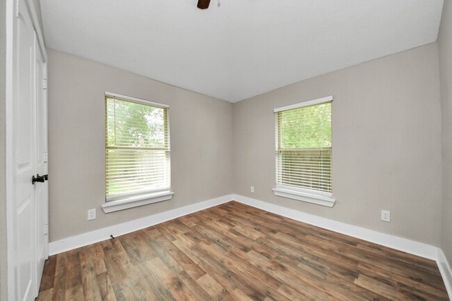 Building Photo - 1322 E 36th St