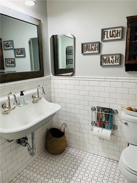 Building Photo - 21901 Summer Cir