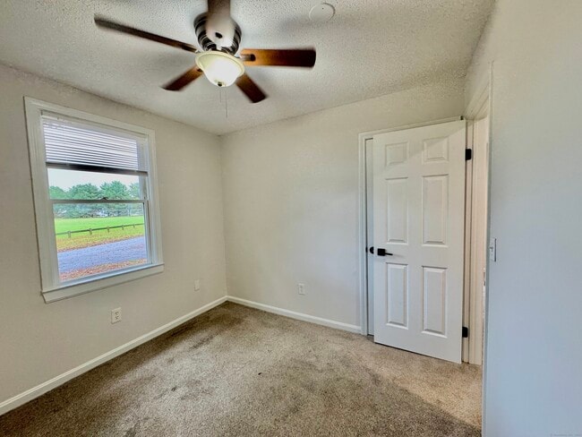 Building Photo - 356 A Ct