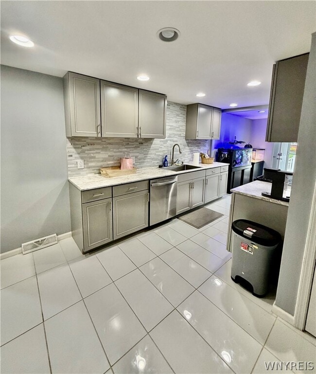 Building Photo - 260 Argus Dr