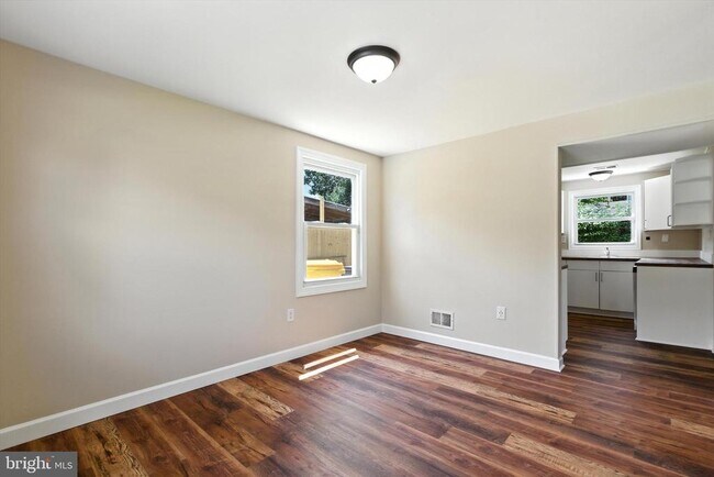 Building Photo - 1307 Farrara Dr