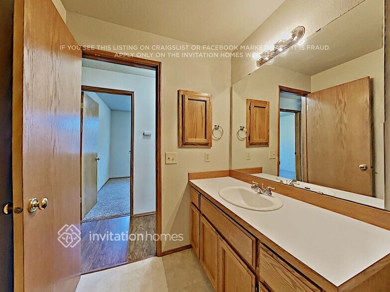 Building Photo - 35353 11th Ct SW