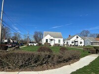 Building Photo - Charming 3 Bedroom In Central Columbus with Fenced in Yard