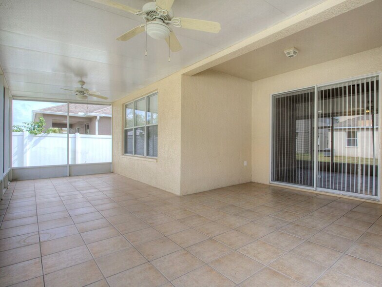 Building Photo - 30551 Annadale Dr