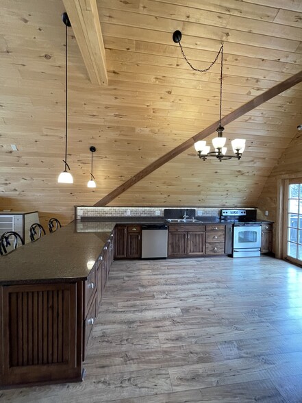 Kitchen - 3907 Maple Dr SE