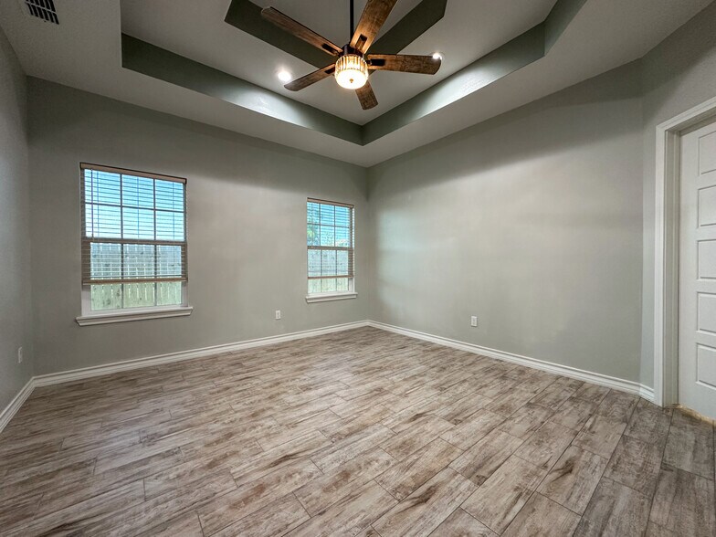 Building Photo - 309 Kindinger Rd