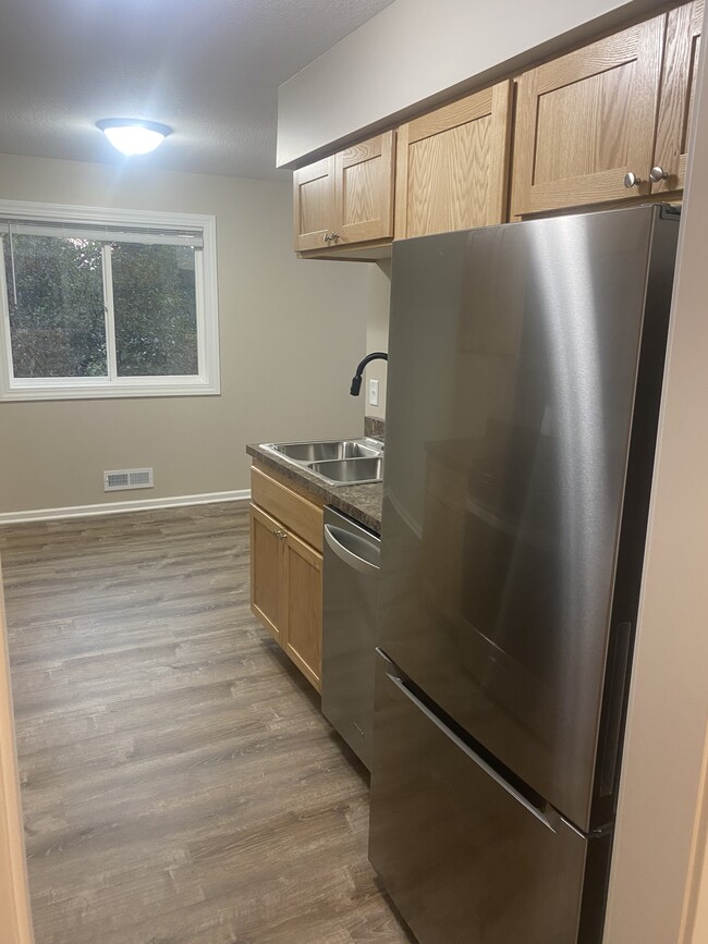 Building Photo - 15468 Pennock Ln