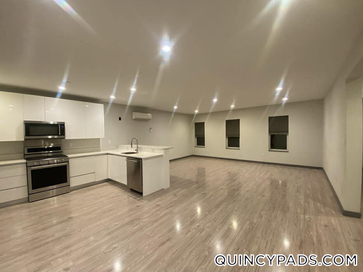 Building Photo - 145 Newbury Ave