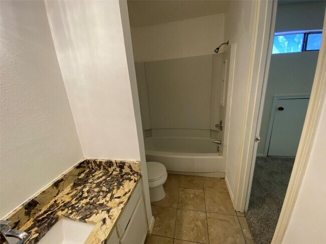Building Photo - Coming Soon 3 bed 2 bath w/2 car garage