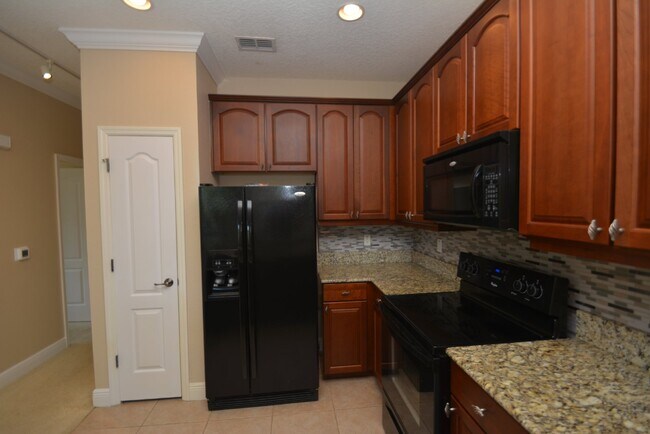 Building Photo - Tidelands Condo! Community amenities!